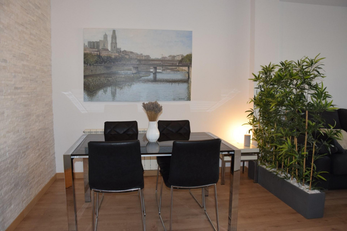 Fantastic apartment int the Eixample South Migdia area