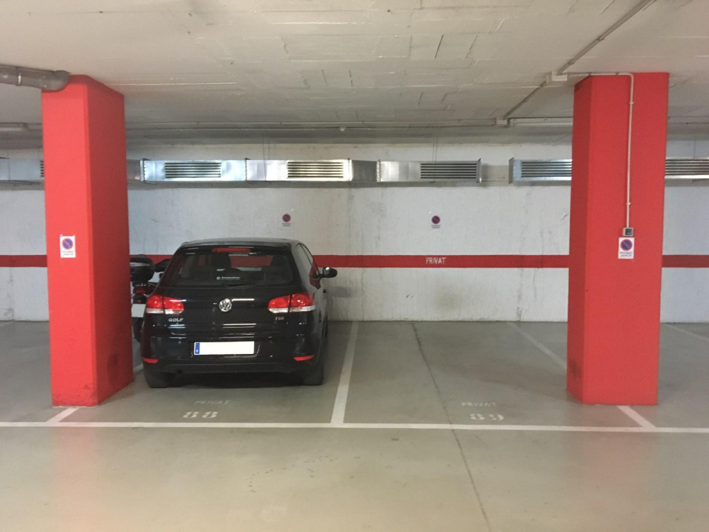 Plaça d'aparcament a la Devesa