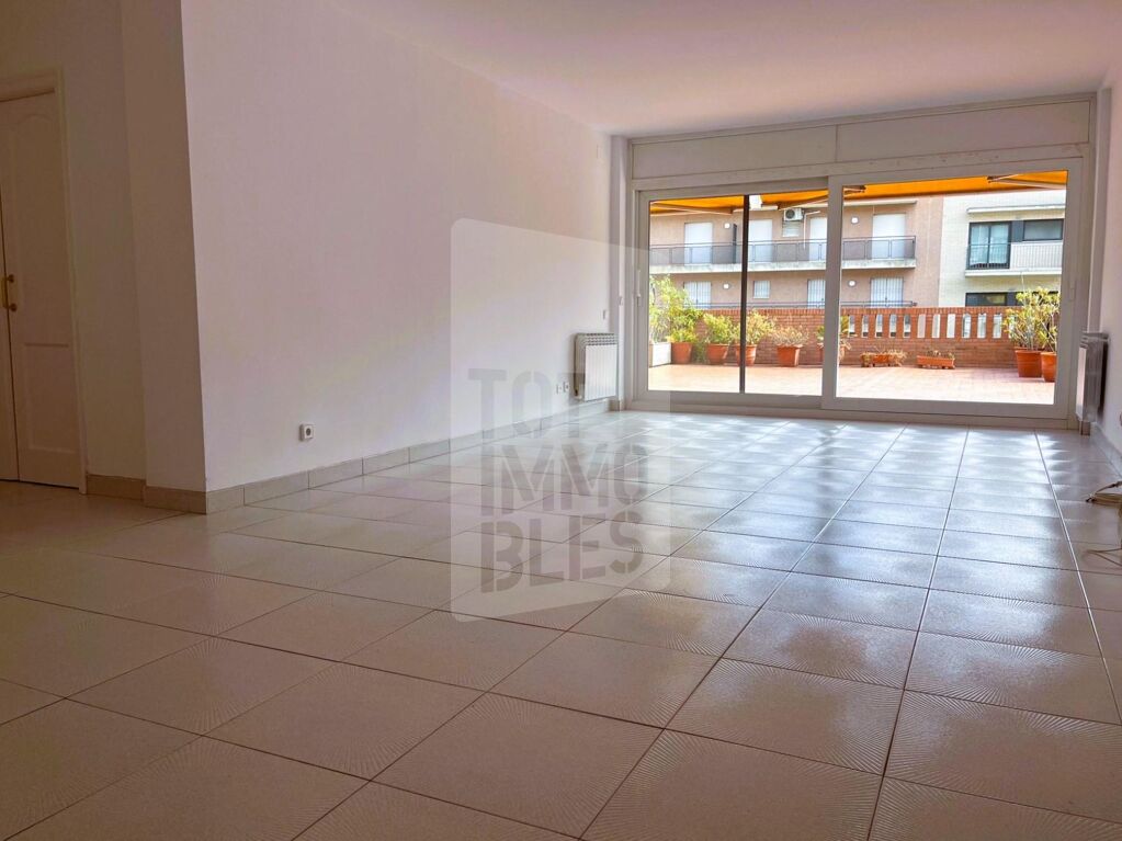 Appartement de 4 chambres avec une grande terrasse à Girona