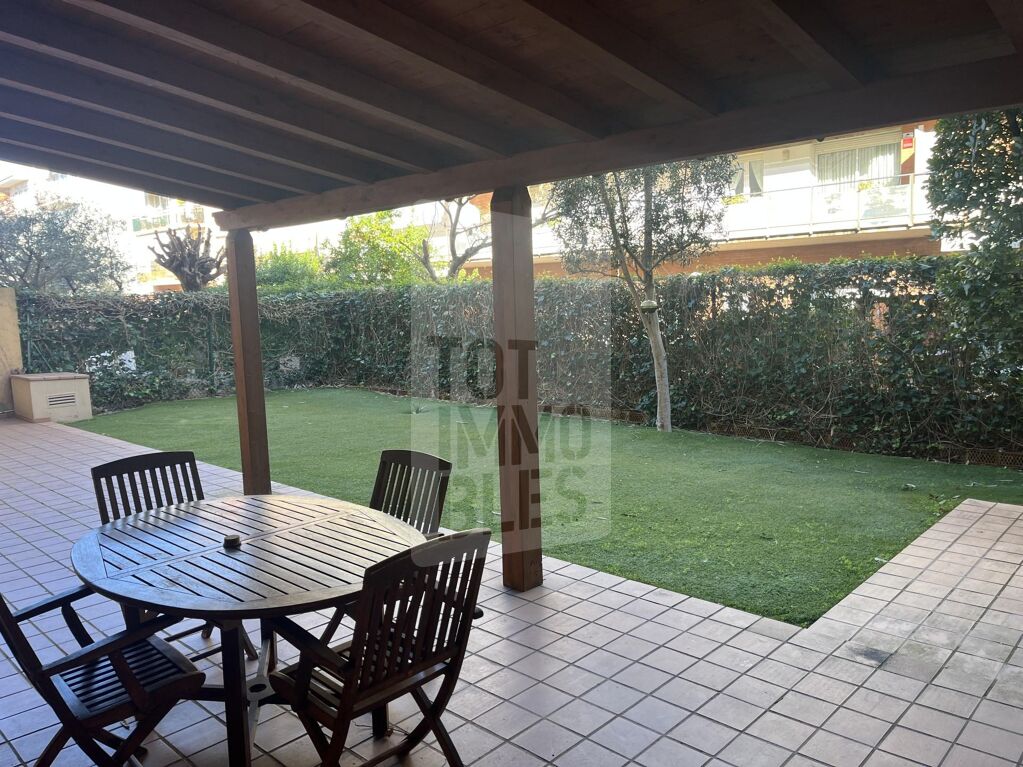 Rez-de-chaussée exclusif avec jardin