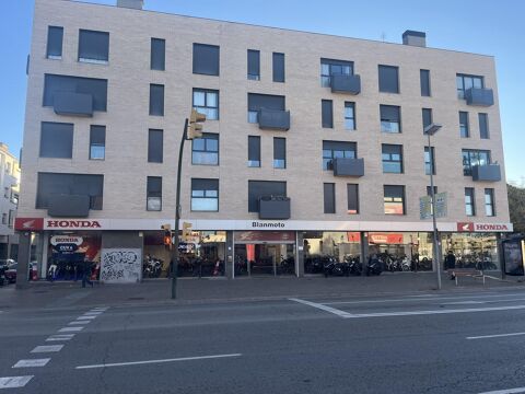 Excellente opportunité pour les investisseurs ! Appartement quasi neuf avec parking dans un quartier en plein développement.