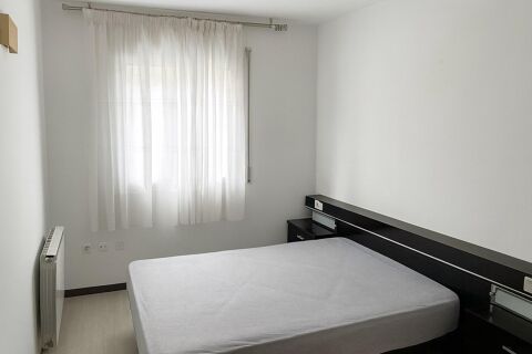 Opportunité d'investissement dans le quartier de Pericot ! Appartement lumineux avec terrasse et place de parking.