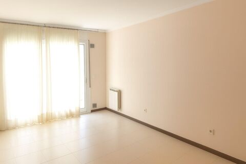 Opportunité d'investissement dans le quartier de Pericot ! Appartement lumineux avec terrasse et place de parking.