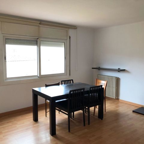 Appartement 4 chambres et parking à côté de la gare