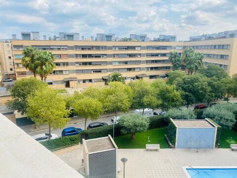 Pis exterior, lluminós i amb piscina a prop de l´estació de Girona