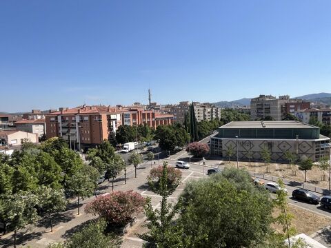 Pis exterior, lluminós i amb piscina a prop de l´estació de Girona