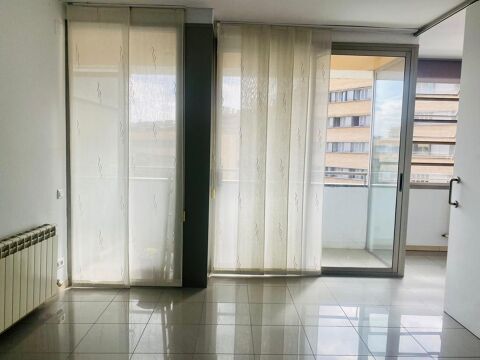 Pis exterior, lluminós i amb piscina a prop de l´estació de Girona