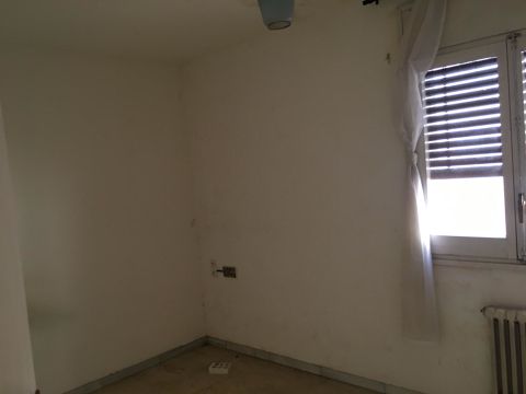 Casa esquinera a tres vientos en el centro del pueblo