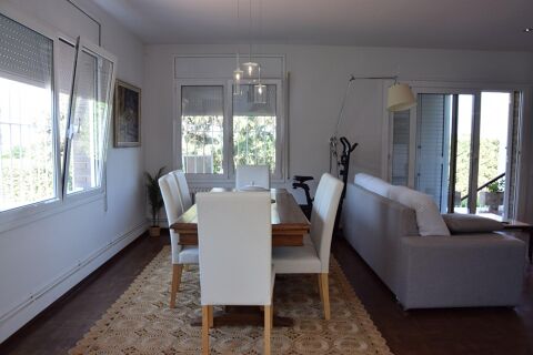 Casa en planta baja con jardín en Palau