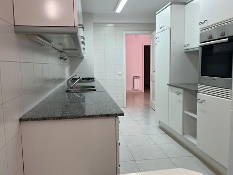 Pis de 4 habitacions amb gran terrassa a Girona