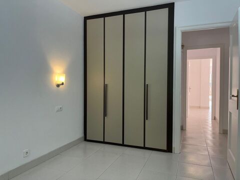 Appartement de 4 chambres avec une grande terrasse à Girona