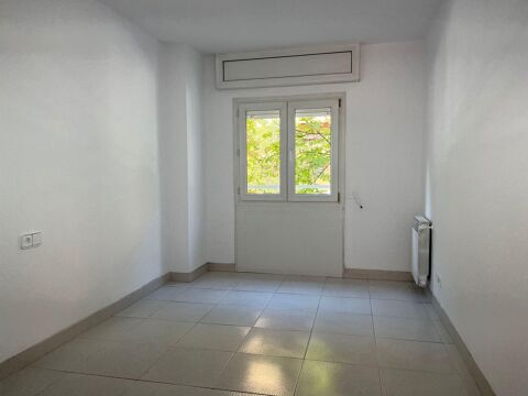 Pis de 4 habitacions amb gran terrassa a Girona