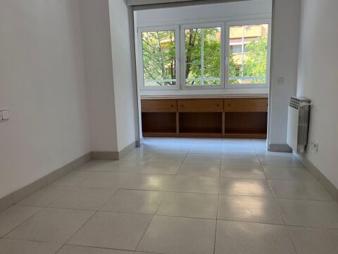 Pis de 4 habitacions amb gran terrassa a Girona