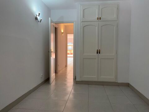 Appartement de 4 chambres avec une grande terrasse à Girona