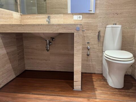 Appartement de 4 chambres avec une grande terrasse à Girona 