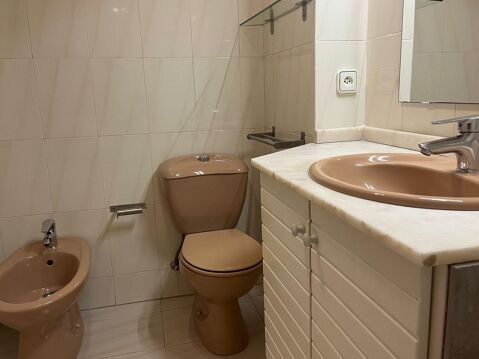 Pis de 4 habitacions amb gran terrassa a Girona