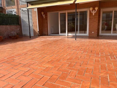 Pis de 4 habitacions amb gran terrassa a Girona