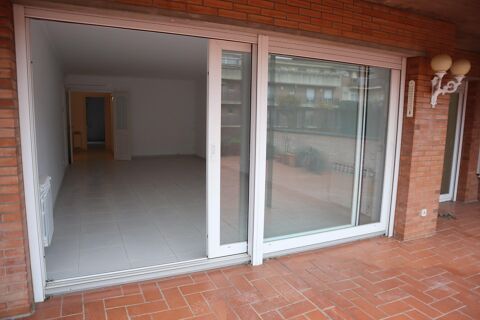 Gran pis familiar amb terrassa, pàrquing i traster a l'Eixample