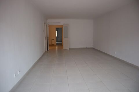 Gran pis familiar amb terrassa, pàrquing i traster a l'Eixample