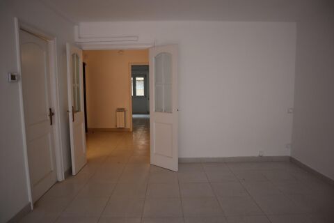 Gran pis familiar amb terrassa, pàrquing i traster a l'Eixample