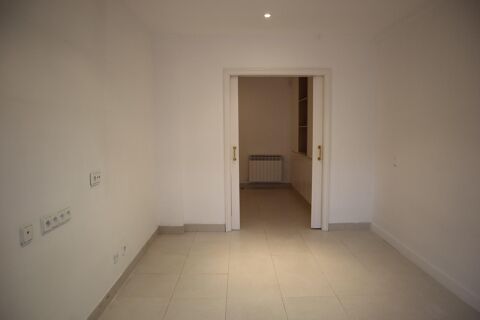 Gran pis familiar amb terrassa, pàrquing i traster a l'Eixample