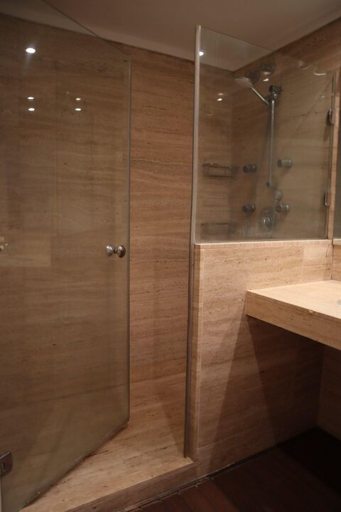 Gran pis familiar amb terrassa, pàrquing i traster a l'Eixample