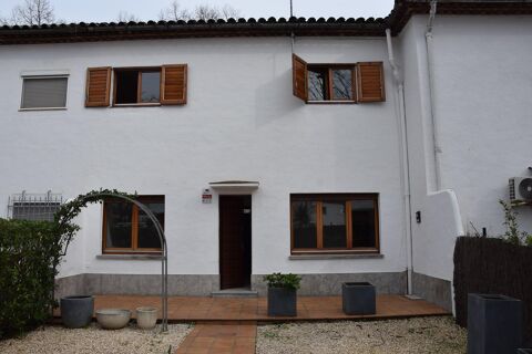 La casa ideal per a la teva família a Sant Narcís, amb jardí i garatge