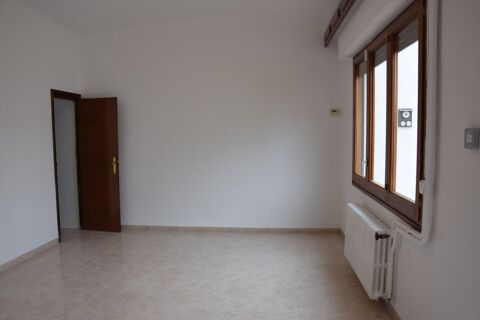 La casa ideal per a la teva família a Sant Narcís, amb jardí i garatge