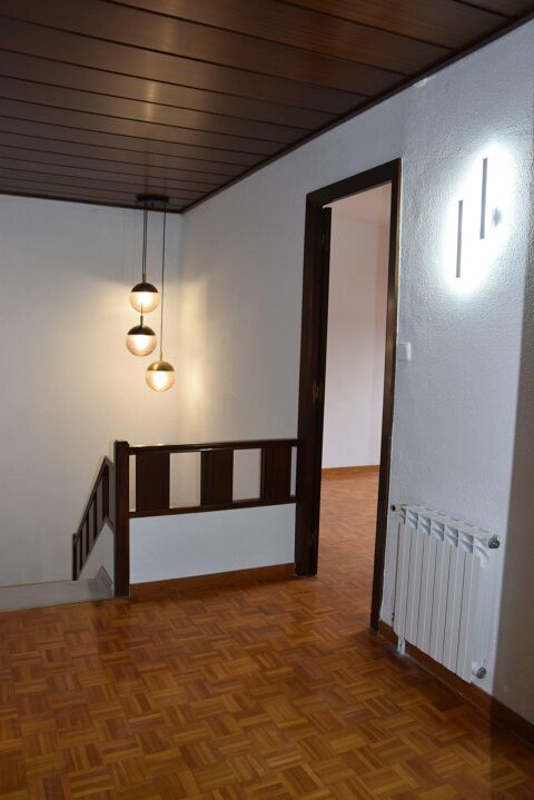 La casa ideal per a la teva família a Sant Narcís, amb jardí i garatge