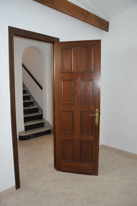 La casa ideal per a la teva família a Sant Narcís, amb jardí i garatge