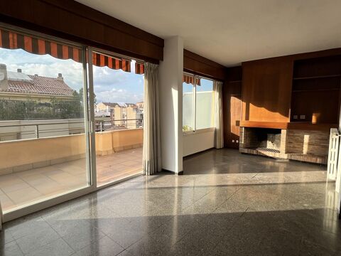 Penthouse for students at the heart of the Eixample in Girona