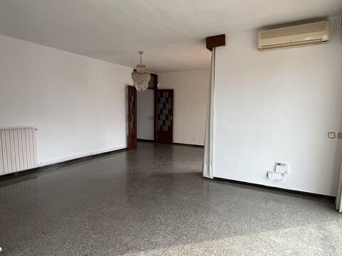 Penthouse for students at the heart of the Eixample in Girona