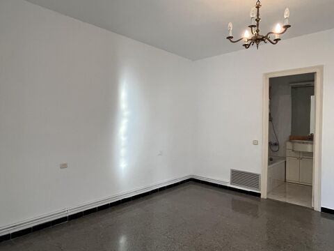 Penthouse for students at the heart of the Eixample in Girona