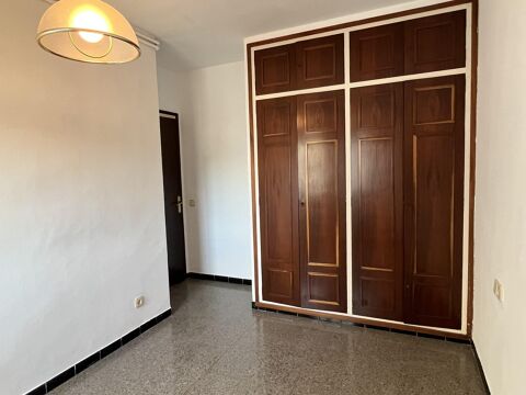Penthouse for students at the heart of the Eixample in Girona