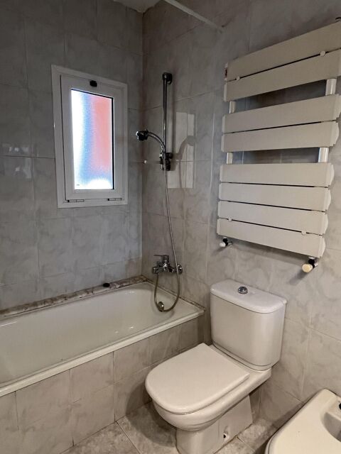 Penthouse for students at the heart of the Eixample in Girona