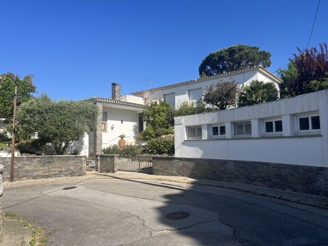 Casa amb espectaculars vistes al mar de Sant Feliu de Guíxols. Tranquilitat, llum i espai a la Costa Brava