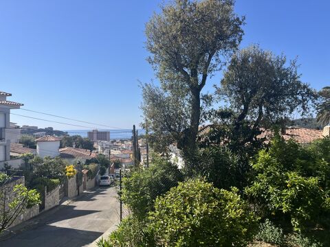 Casa amb espectaculars vistes al mar de Sant Feliu de Guíxols. Tranquilitat, llum i espai a la Costa Brava