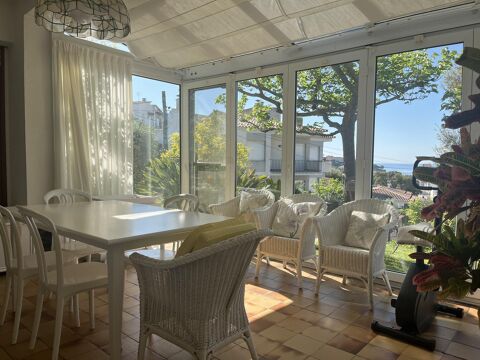 Casa amb espectaculars vistes al mar de Sant Feliu de Guíxols. Tranquilitat, llum i espai a la Costa Brava