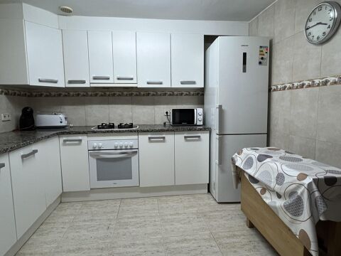 Pis de 4 habitacions per a estudiants