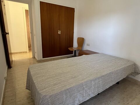 Pis de 4 habitacions per a estudiants
