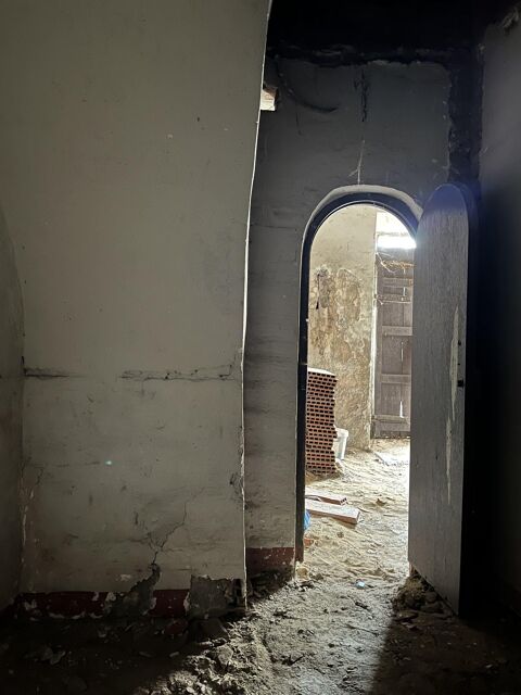 Local per reformar amb gran potencial i encant original