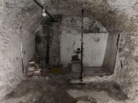 Local per reformar amb gran potencial i encant original