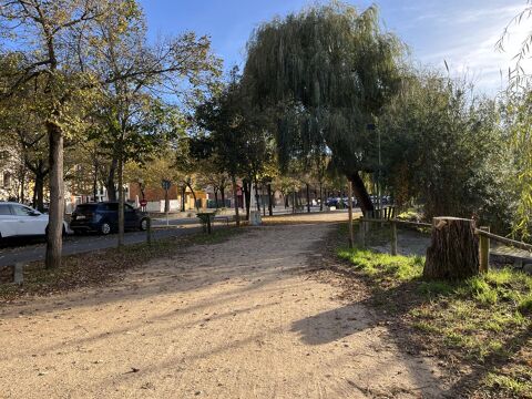 Local per reformar amb gran potencial i encant original