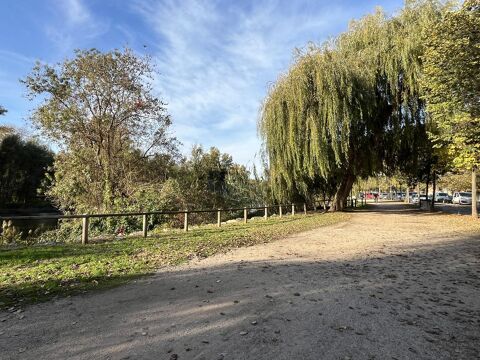 Local per reformar amb gran potencial i encant original