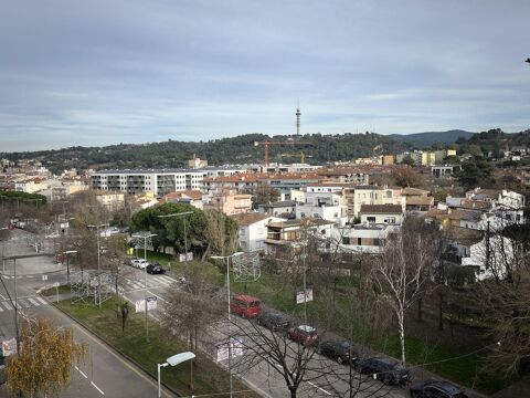 Appartement lumineux avec vue et parking pour profiter de Pericot