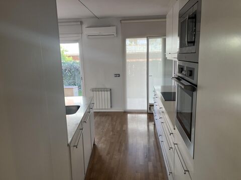 Rez-de-chaussée exclusif avec jardin