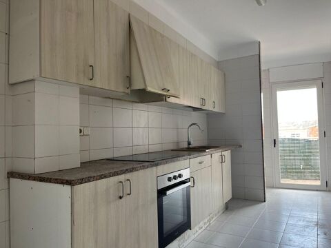 Pis de 4 habitacions amb annex