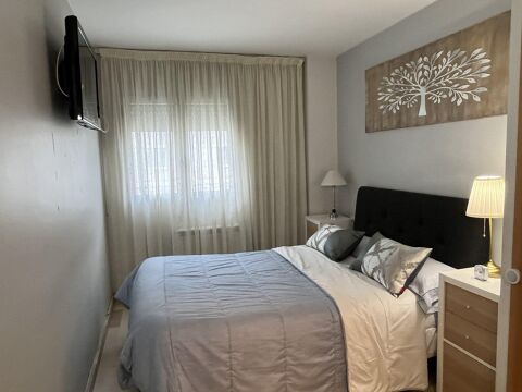 Pis ideal families a la zona Eixample Sud en una finca de pocs veïns