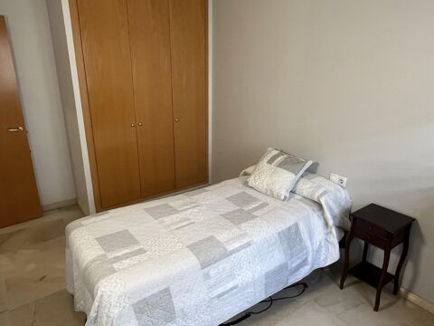 Pis ideal families a la zona Eixample Sud en una finca de pocs veïns