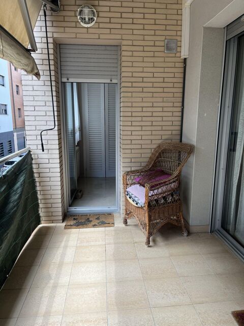 Pis ideal families a la zona Eixample Sud en una finca de pocs veïns